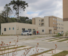 Mais 128 unidades: famílias de Araucária recebem a casa nova com apoio do Estado