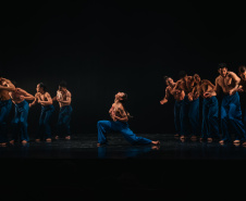 TEATRO GUAÍRA - divulgação Balé em Arapongas e Jacarezinho