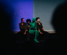 TEATRO GUAÍRA - divulgação Balé em Arapongas e Jacarezinho