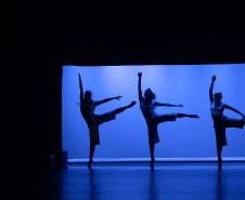 TEATRO GUAÍRA - divulgação Balé em Arapongas e Jacarezinho