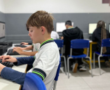  IA na educação: capivara virtual criada por estudantes tira dúvidas de colegas no Instagram de escola em Maringá
