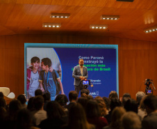 SEED - Referência internacional: Paraná é exemplo de sucesso em evento sobre educação inovadora em Buenos Aires