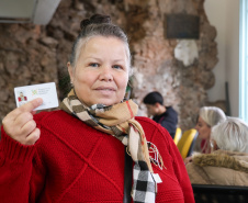 Paraná lidera emissão de carteiras do artesão em agosto