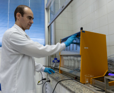 Água distribuída pela Sanepar tem controle de qualidade padrão ISO