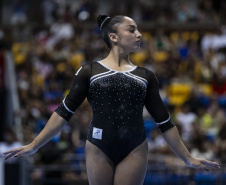 Paranaense Júlia Soares leva ouro no solo Brasileiro de Ginástica Artística