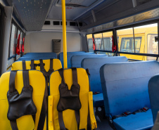 SEED - Colégios agrícolas recebem novos ônibus escolares para fortalecer a educação no campo