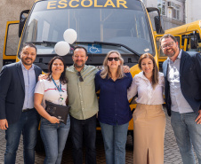 SEED - Colégios agrícolas recebem novos ônibus escolares para fortalecer a educação no campo