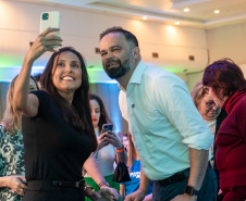 De professor para professor: congresso sobre formação continuada reúne 800 participantes em Foz do Iguaçu