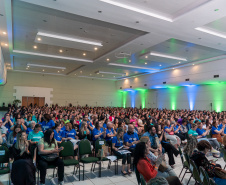 De professor para professor: congresso sobre formação continuada reúne 800 participantes em Foz do Iguaçu