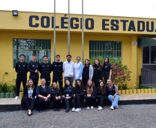 Parceiro da Escola: Colégio Estadual lança jornal produzido por alunos