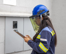Município de Colombo recebe instalação de rede elétrica inteligente da Copel 