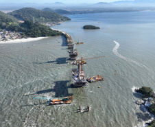 Ponte de Guaratuba alcança 73% de execução e avança nos acessos e trecho estaiado