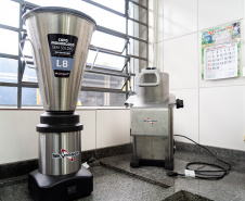 SEED - Projeto de modernização entrega lava-louças e novos equipamentos para cozinhas de escolas do Paraná