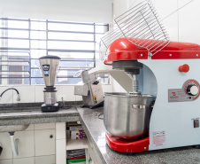 SEED - Projeto de modernização entrega lava-louças e novos equipamentos para cozinhas de escolas do Paraná