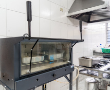 SEED - Projeto de modernização entrega lava-louças e novos equipamentos para cozinhas de escolas do Paraná
