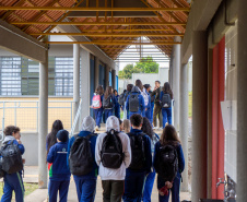 SEED - Projeto de modernização entrega lava-louças e novos equipamentos para cozinhas de escolas do Paraná