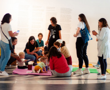 MON realiza oficina sensorial com tema de arquitetura para bebês de 1 a 2 anos