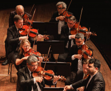 Com o tema amizade, emoção do público marca concerto da Orquestra Sinfônica do Paraná