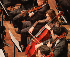 Com o tema amizade, emoção do público marca concerto da Orquestra Sinfônica do Paraná