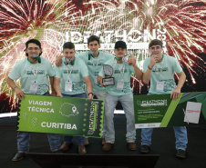 Inovação no campo: projeto de coleira inteligente criado por estudantes é destaque no Ideathon de Francisco Beltrão