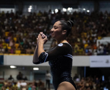 Paranaense Júlia Soares leva ouro no solo Brasileiro de Ginástica Artística