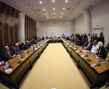 O governador Carlos Massa Ratinho Junior recebe nesta terça-feira(9), o presidente do Paraguai, Santiago Peña e comitiva do Paraguai no Palácio Iguaçu.