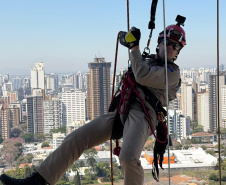 Corpo de Bombeiros forma 23 profissionais para atuar com resgate em alturas