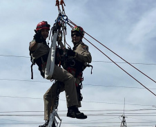 Corpo de Bombeiros forma 23 profissionais para atuar com resgate em alturas
