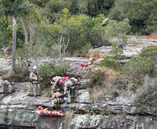 Corpo de Bombeiros forma 23 profissionais para atuar com resgate em alturas