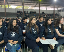 Colégio estadual recebe visitas de cosmonautas russos em ação de apoio a crianças em tratamento de câncer