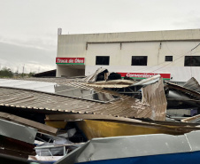 Corpo de Bombeiros faz alerta e orienta sobre segurança diante das fortes chuvas que atingiram o Paraná