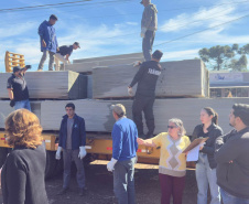 Defesa Civil envia ajuda humanitária para Santa Maria do Oeste e Dois Vizinhos