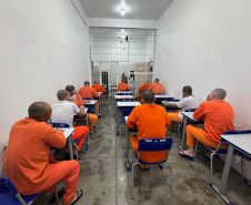 Custodiados do sistema prisional realizam provas do Encceja PPL em todo o Paraná