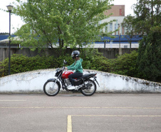 CNH para moto: exames práticos não terão mais rampa como obstáculo