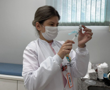 Paraná aplica mais de 87 mil doses de vacina no Dia D