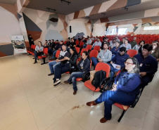 Adapar conscientiza municípios do Oeste sobre os riscos da  raiva dos herbívoros