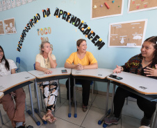 Neste 15 de outubro, Dia do Professor, a Secretaria de Estado da Educação do Paraná  (Seed-PR) presta homenagem aos 70 mil professores da rede estadual, contando a inspiradora história da família Silva, que vive e leciona no Litoral do Paraná. Foto: Geraldo Bubniak/AEN
