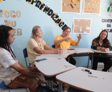 Neste 15 de outubro, Dia do Professor, a Secretaria de Estado da Educação do Paraná  (Seed-PR) presta homenagem aos 70 mil professores da rede estadual, contando a inspiradora história da família Silva, que vive e leciona no Litoral do Paraná. Foto: Geraldo Bubniak/AEN