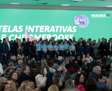 Telas interativas e chromebooks: governador entrega R$ 33,3 milhões em tecnologia a escolas