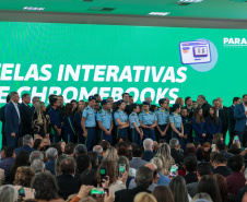 Telas interativas e chromebooks: governador entrega R$ 33,3 milhões em tecnologia a escolas