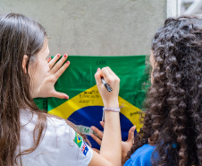 SEED - Paraná divulga lista com países de destino dos estudantes do Ganhando o Mundo 2026