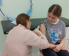 Paraná aplica mais de 87 mil doses de vacina no Dia D