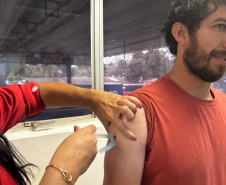  Paraná vacina caminhoneiros na Tríplice Fronteira para reforçar a prevenção contra o sarampo