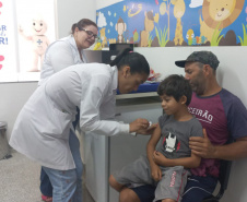 Paraná aplica mais de 87 mil doses de vacina no Dia D