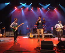 TV Paraná Turismo transmite show especial de 50 anos da Banda Blindagem