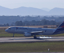  Aeroportos internacionais do Paraná registrou o movimento demais de 714 mil passageiros em setembro