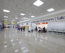  Aeroportos internacionais do Paraná registrou o movimento demais de 714 mil passageiros em setembro