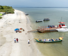 Mutirão de Limpeza das Praias da Ilha do Mel recolhe quase 11 toneladas de resíduos
