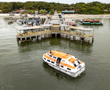 Portos do Paraná reforça turismo internacional com chegada de cruzeiro à Ilha do Mel