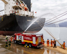 Simulado no Porto de Paranaguá reforça preparo contra emergências
